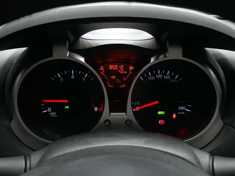Nissan Juke 1.6 SV F15, снимка 8 - Автомобили и джипове - 54879434