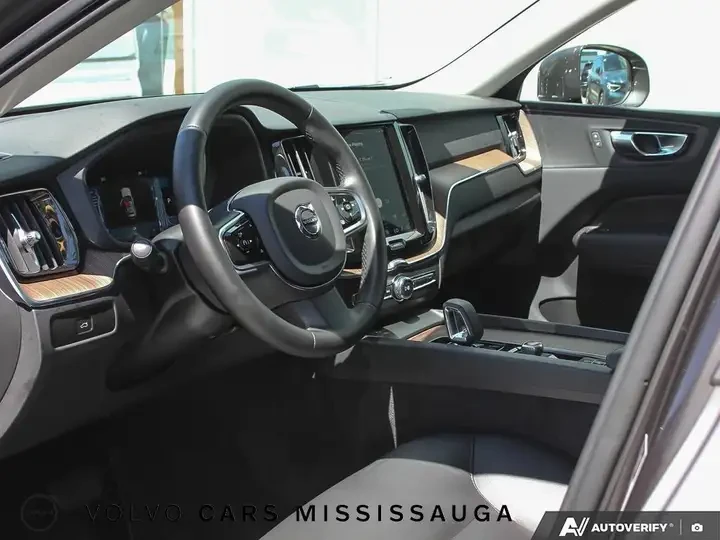 Volvo XC60 Plus Bright Theme * CARFAX * АВТО КРЕДИТ * , снимка 8 - Автомобили и джипове - 54905013