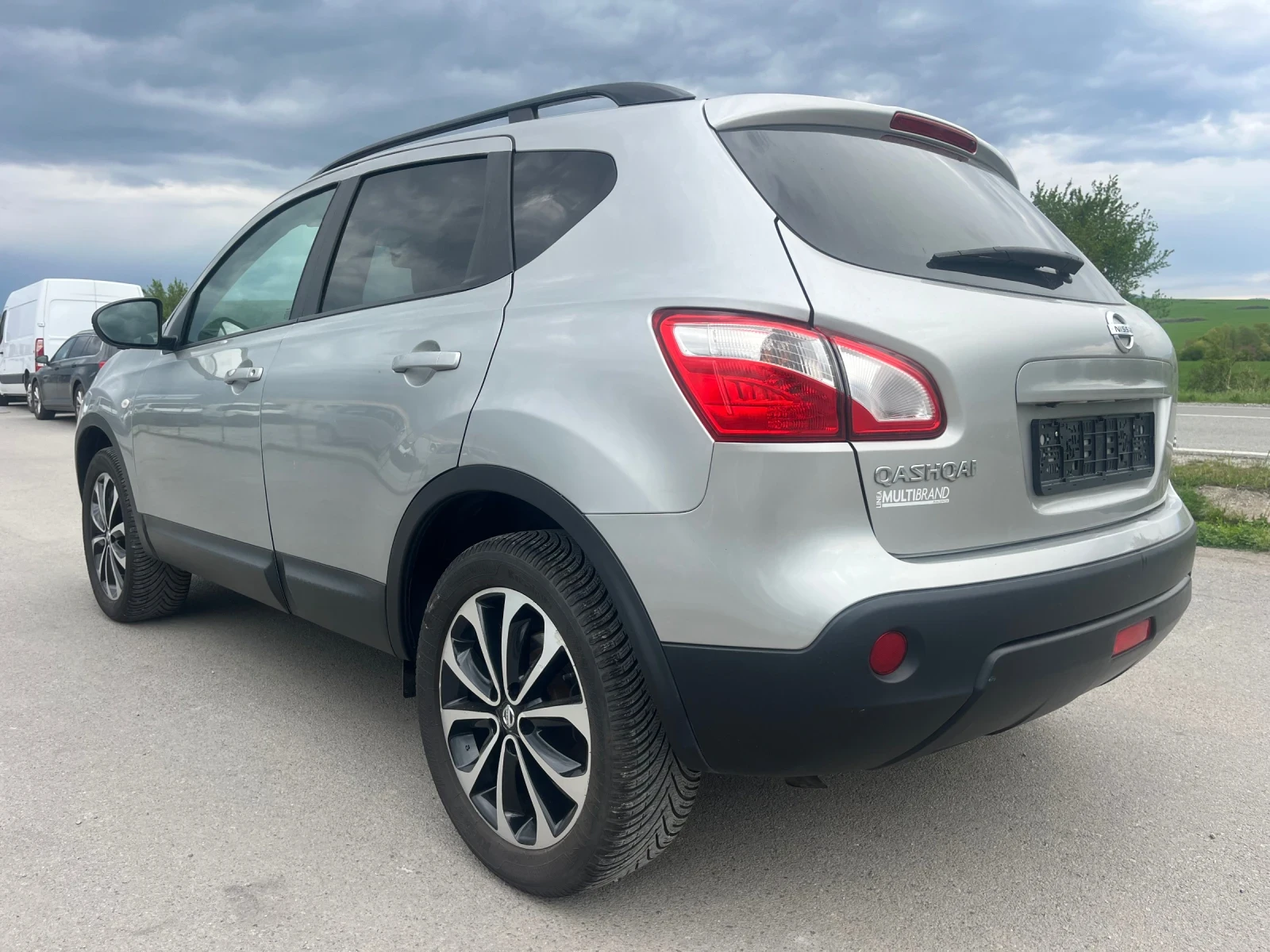 Nissan Qashqai 1.5 TDI. Kamera 360 - изображение 5