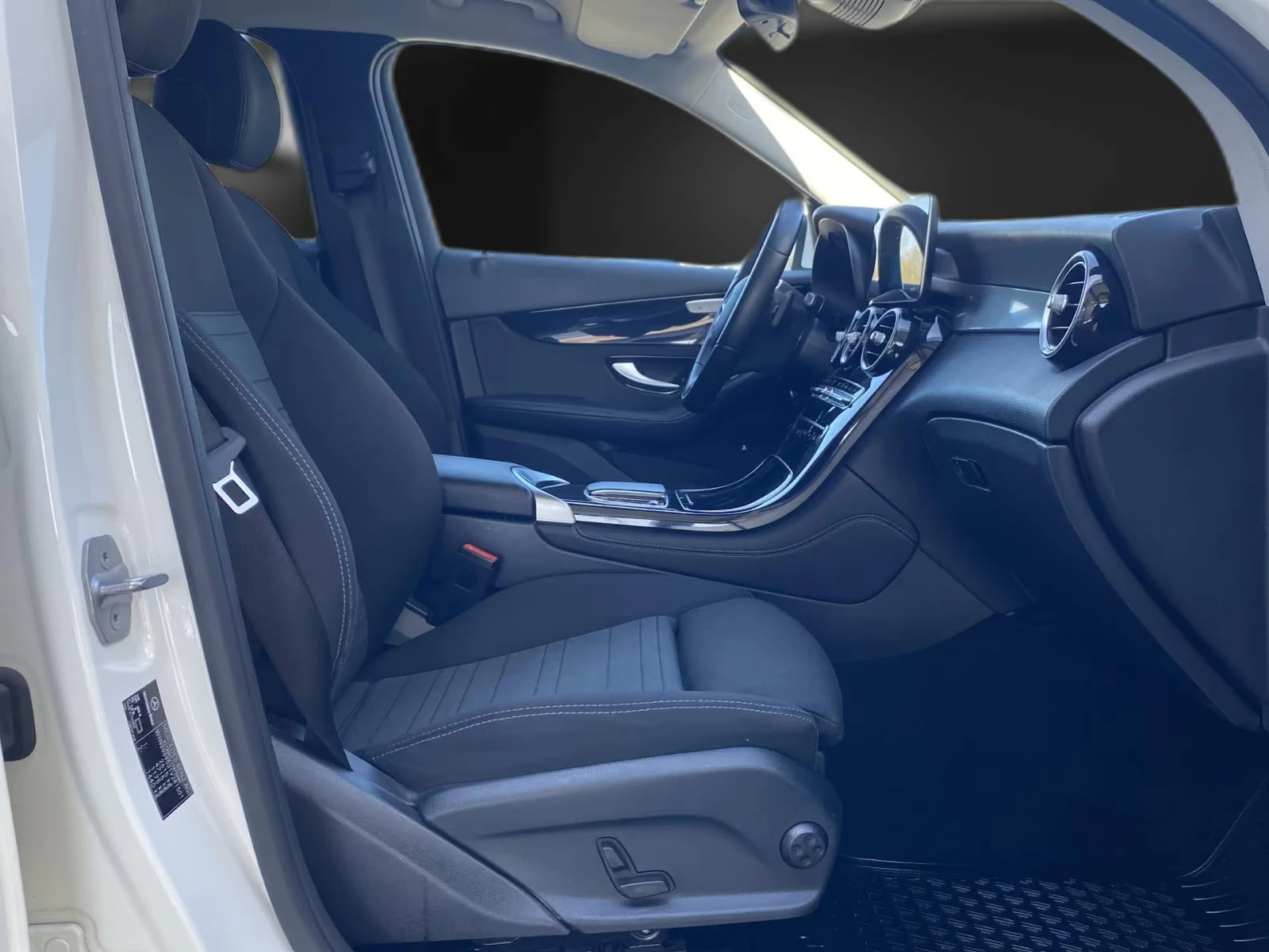 Mercedes-Benz GLC 300 4MATIC/320HP/NAVI/LED/CAM/KLESS/CARPLAY/AMBI/202g | Mobile.bg   14