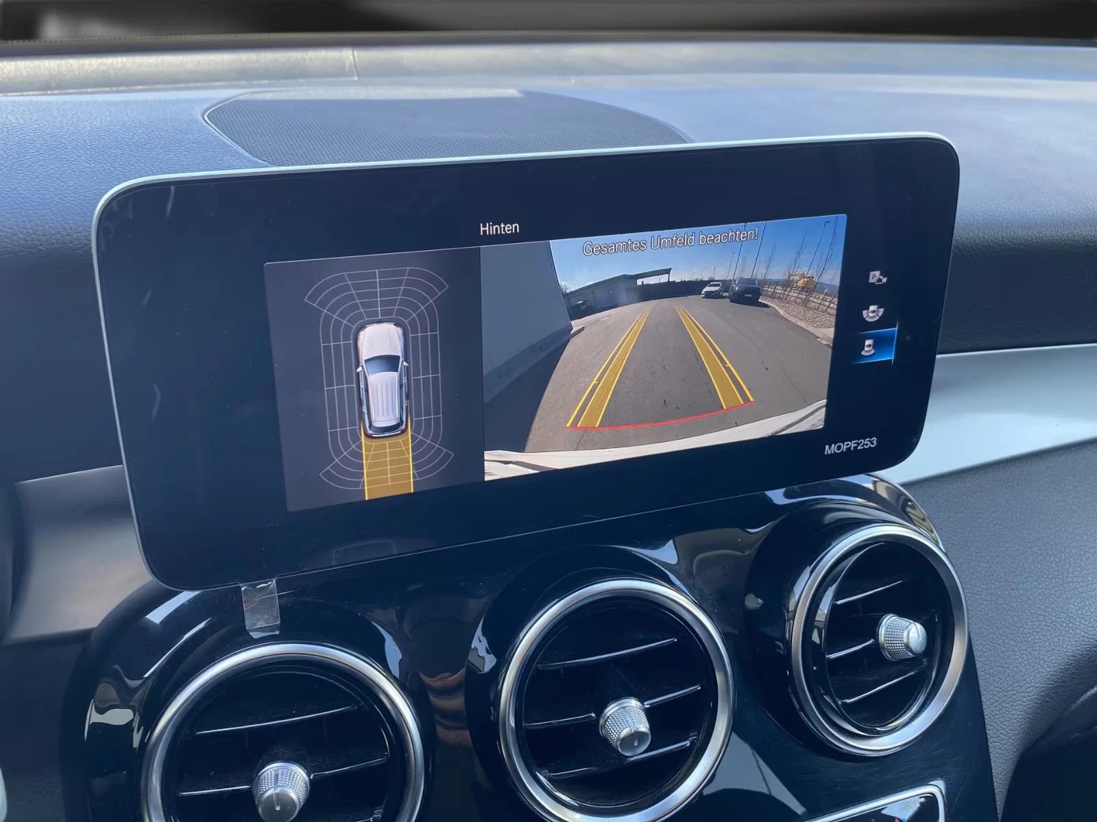 Mercedes-Benz GLC 300 4MATIC/320HP/NAVI/LED/CAM/KLESS/CARPLAY/AMBI/202g | Mobile.bg   11