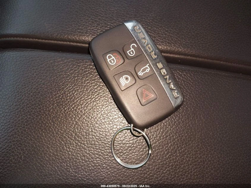 Land Rover Range Rover Velar 2.0L I-4 DI, DOHC, VVT, TURBO, 247HP All Wheel - изображение 3