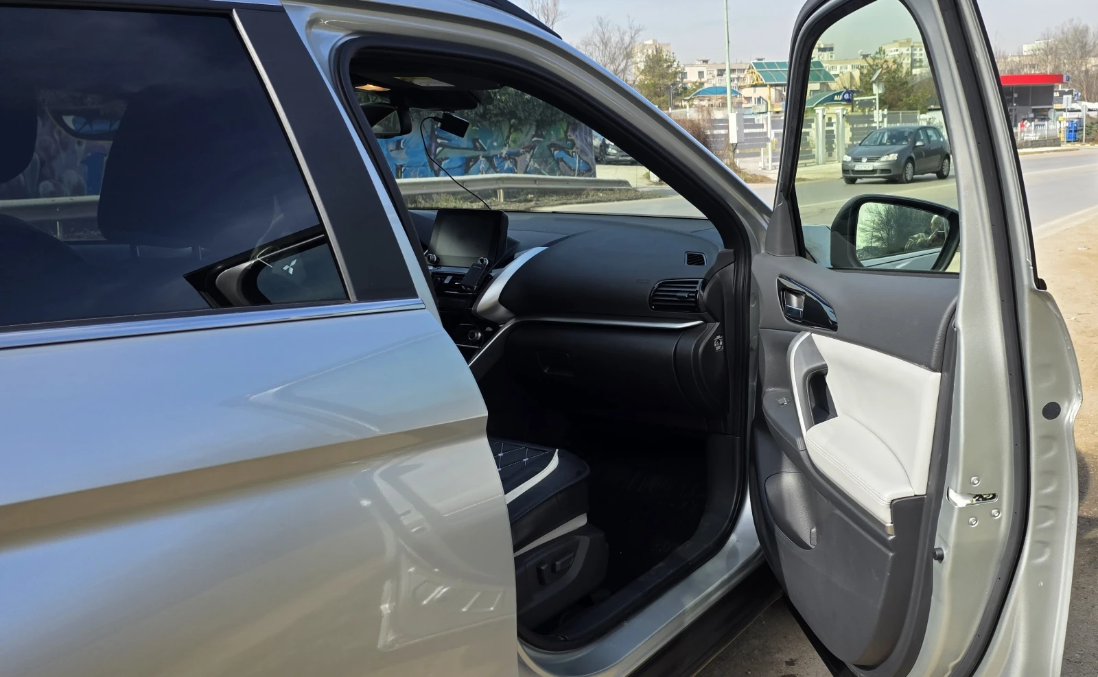 Mitsubishi Eclipse Cross INSTYLE, снимка 7 - Автомобили и джипове - 53715419