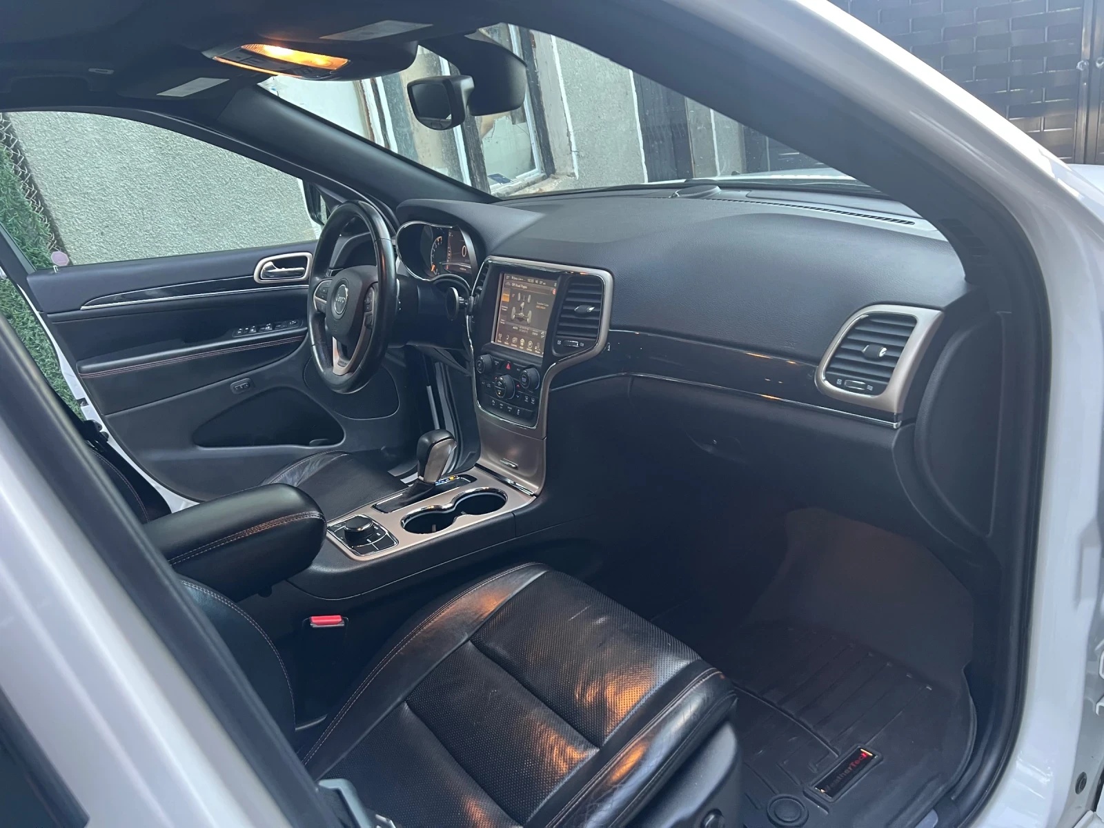 Jeep Grand cherokee 5.7 LIMITED 75th Anniversary , снимка 7 - Автомобили и джипове - 56079744
