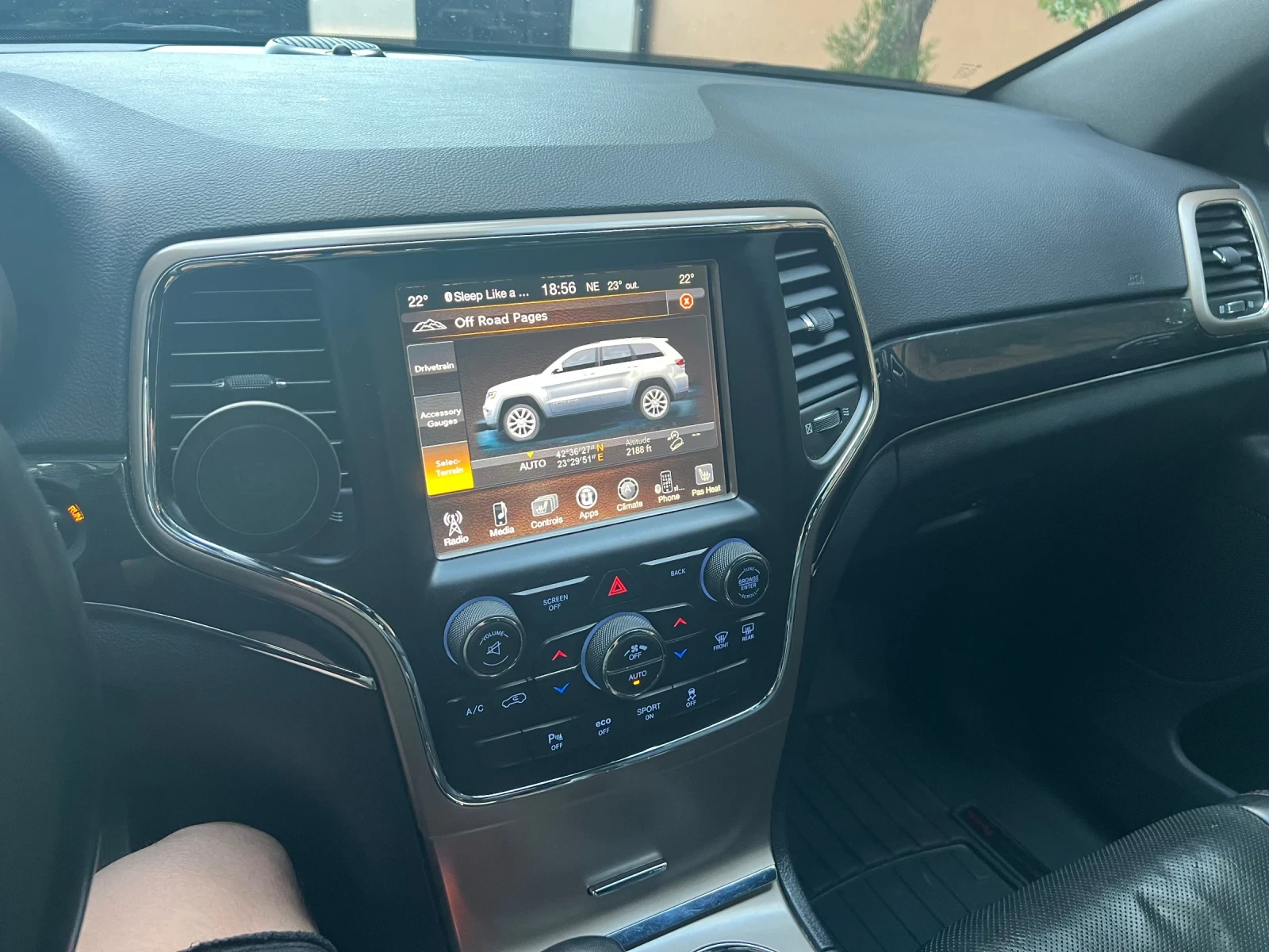 Jeep Grand cherokee 5.7 LIMITED 75th Anniversary , снимка 6 - Автомобили и джипове - 56079744