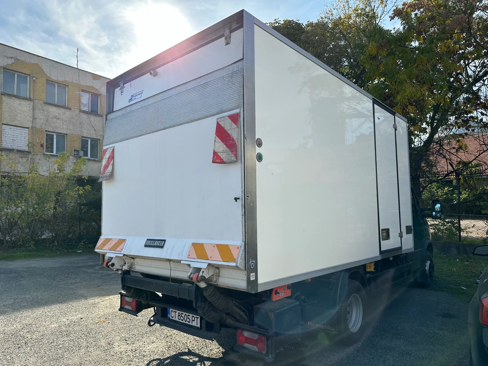 Iveco Daily 65C 3.0/Климатик+ Хладилен/Падащ Борд - изображение 4