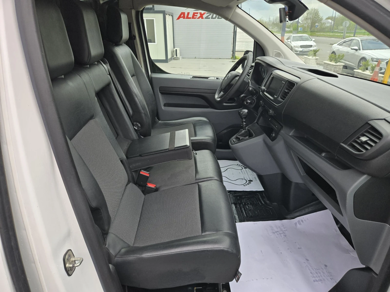 Toyota Proace 2.0 ����� ����� | Mobile.bg � ����������� 8