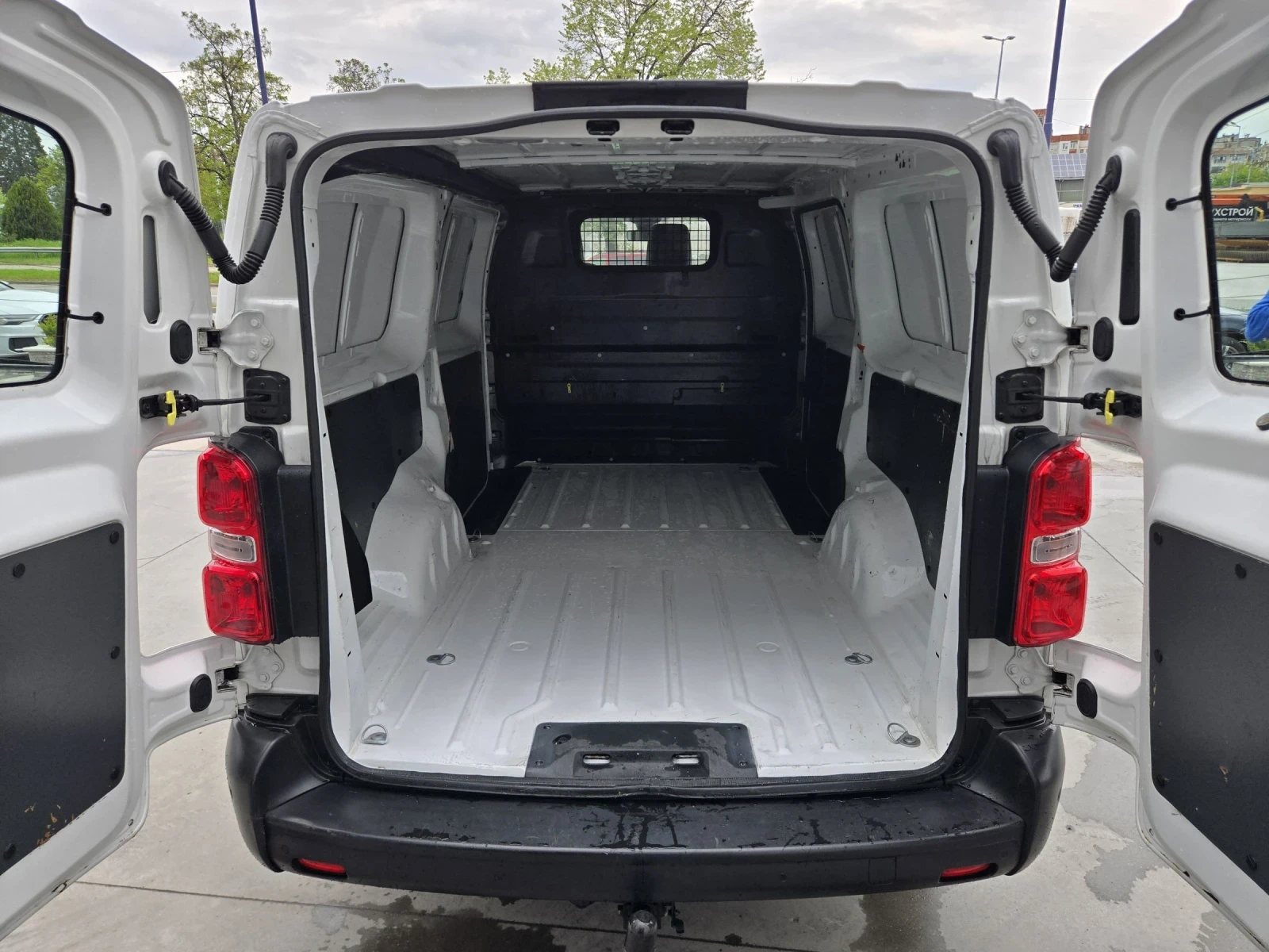 Toyota Proace 2.0 ����� ����� | Mobile.bg � ����������� 10