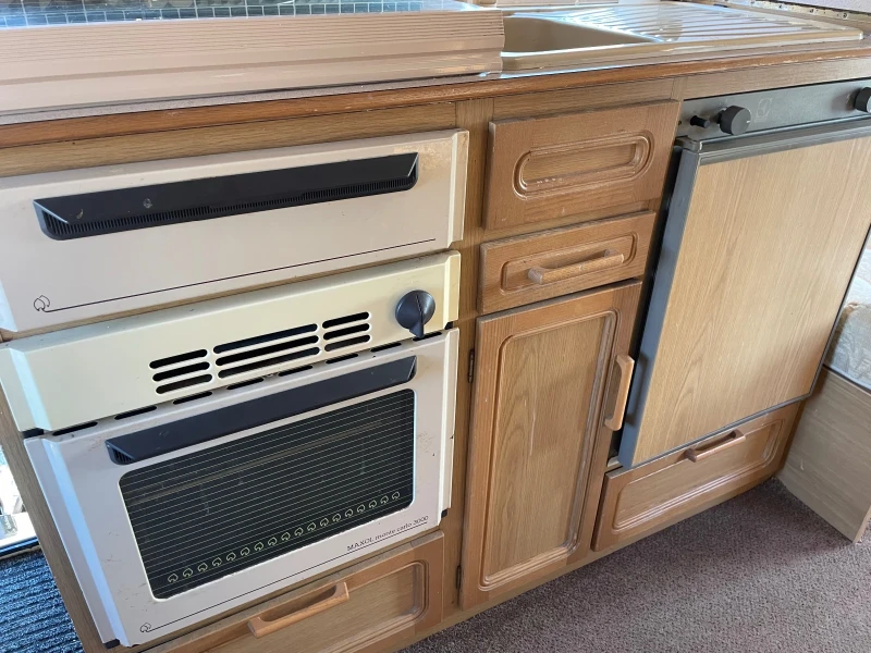 Каравана Swift, снимка 7 - Каравани и кемпери - 53223568