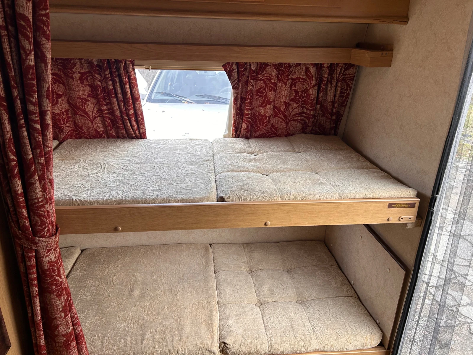 �������� Swift | Mobile.bg � ����������� 12