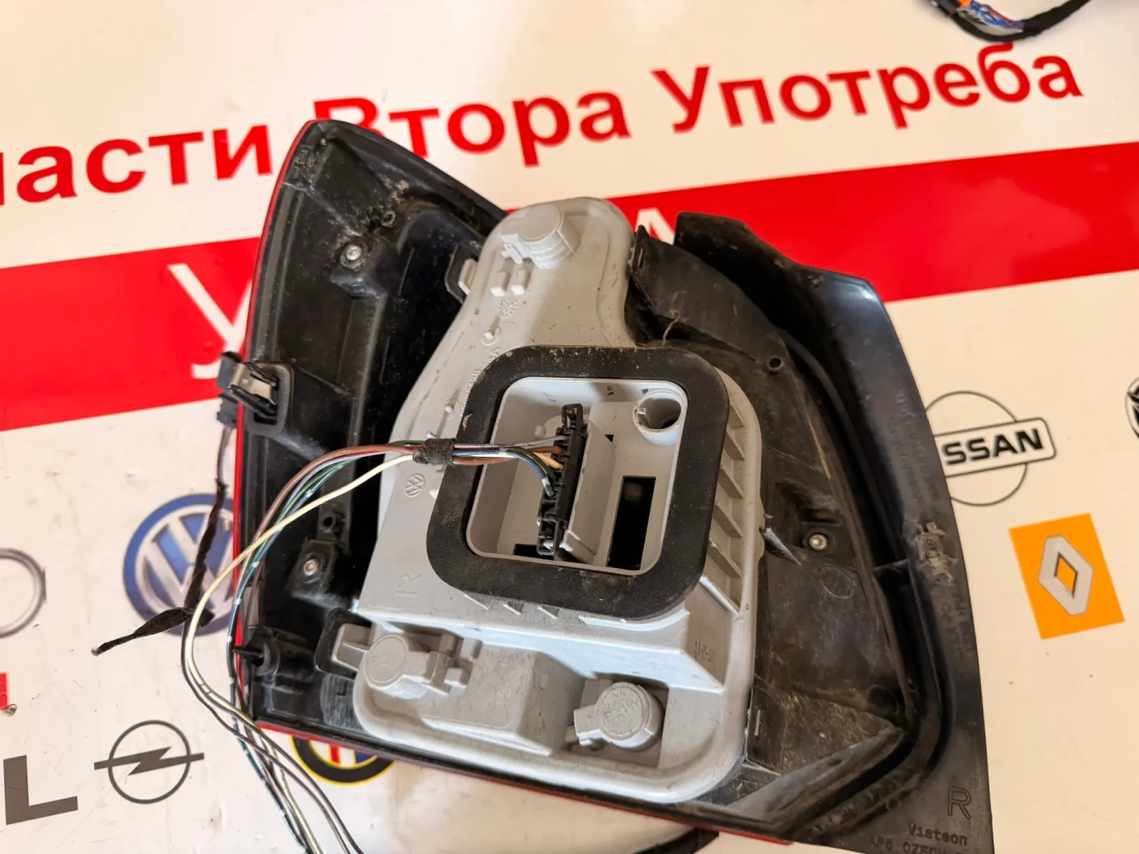 6R0945096 Десен стоп  VW Polo 2012  6R0945096, снимка 2 - Части - 54443083