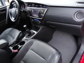 Toyota Auris 1.6i /Navi/Panorama/Camera/Koja/Bi-Xenon/Keyless/, снимка 10