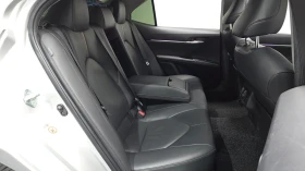 Toyota Camry 2.5 * ПОДГРЕВ * ПАНОРАМА * КАМЕРА, снимка 12