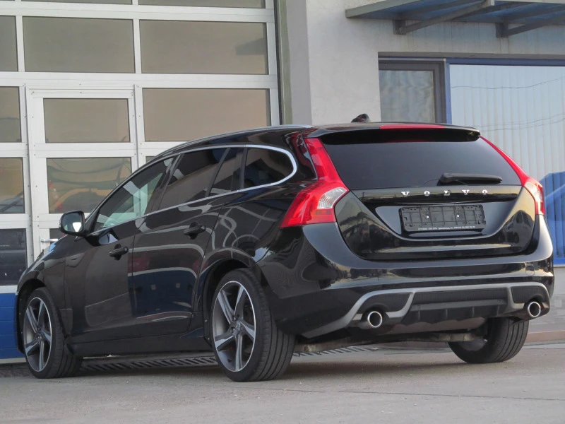 Volvo V60 DIESEL/R-DESIGN/AUTOMATIC, снимка 4 - Автомобили и джипове - 46642539