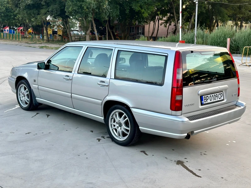 Volvo V70, снимка 3 - Автомобили и джипове - 48118478