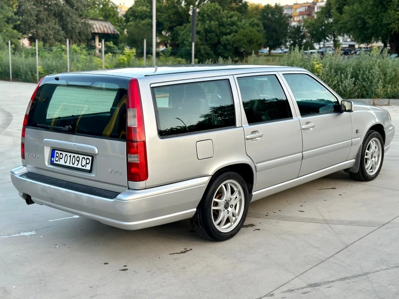 Volvo V70, снимка 5 - Автомобили и джипове - 48118478