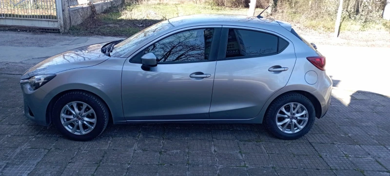 Mazda 2, снимка 9 - Автомобили и джипове - 49577325