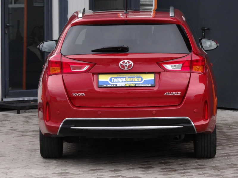 Toyota Auris 1.6i /Navi/Panorama/Camera/Koja/Bi-Xenon/Keyless/, снимка 4 - Автомобили и джипове - 52477622