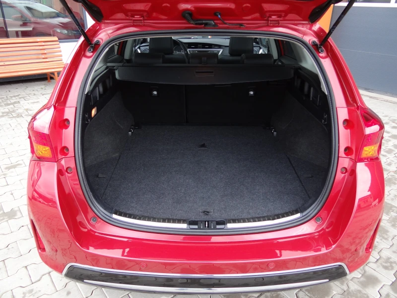 Toyota Auris 1.6i /Navi/Panorama/Camera/Koja/Bi-Xenon/Keyless/, снимка 15 - Автомобили и джипове - 52477622