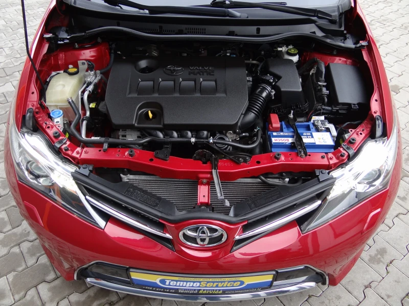 Toyota Auris 1.6i /Navi/Panorama/Camera/Koja/Bi-Xenon/Keyless/, снимка 16 - Автомобили и джипове - 52477622