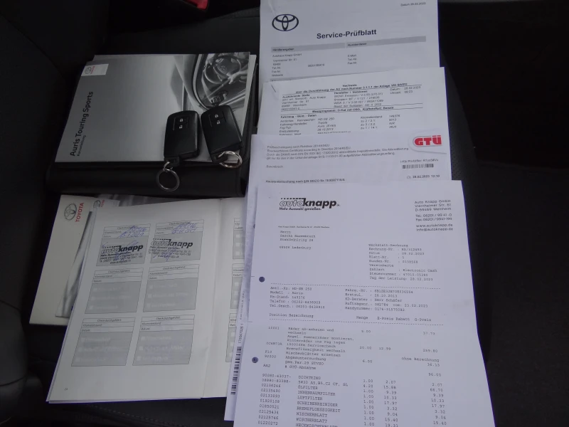 Toyota Auris 1.6i /Navi/Panorama/Camera/Koja/Bi-Xenon/Keyless/, снимка 14 - Автомобили и джипове - 52477622