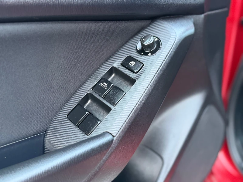 Mazda 3 * 94 ХИЛЯДИ* 1.5-100* ИТАЛИЯ* SKYACTIVE* EURO 6* , снимка 15 - Автомобили и джипове - 52557954