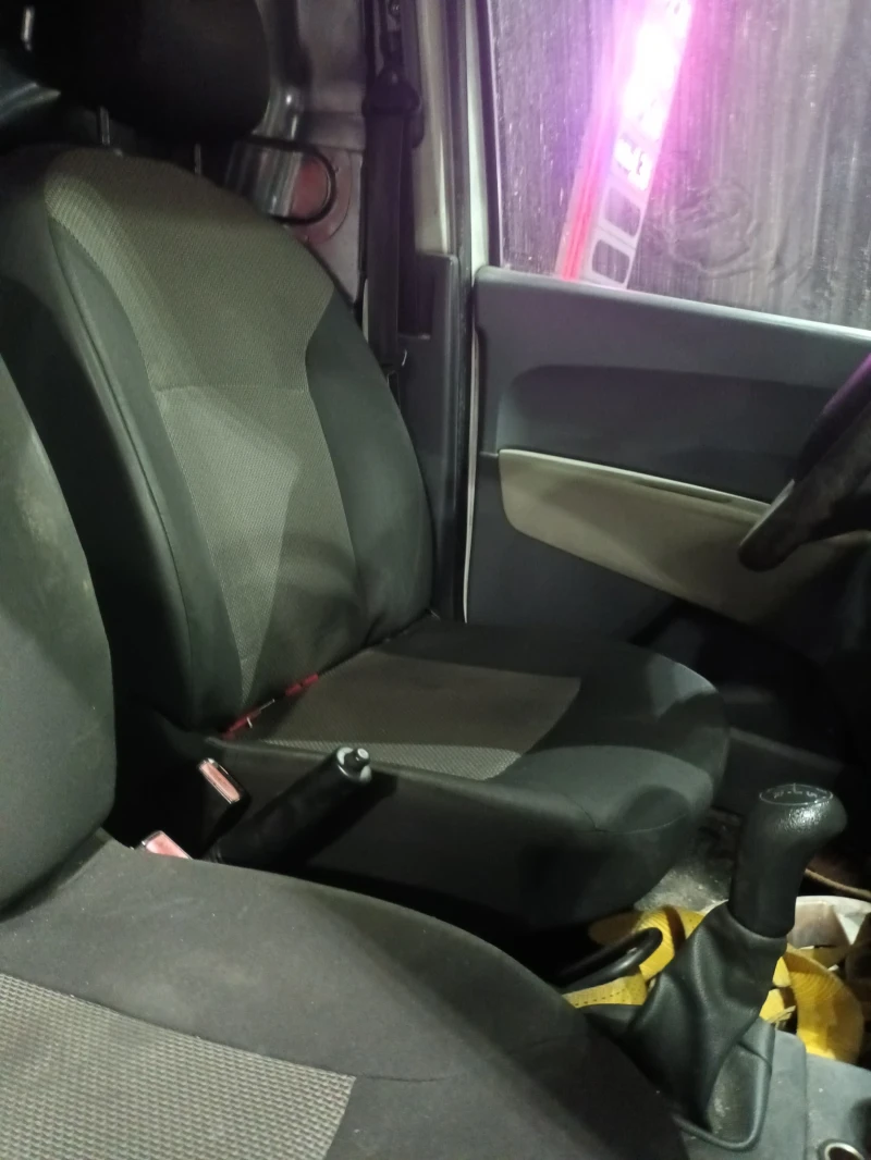 Dacia Dokker 1.5дци, снимка 3 - Автомобили и джипове - 52933924