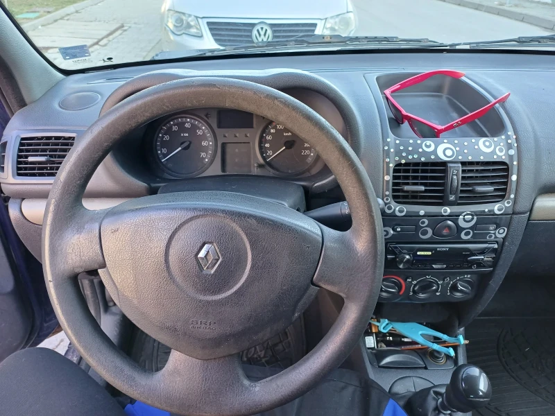 Renault Clio II, снимка 7 - Автомобили и джипове - 53137092