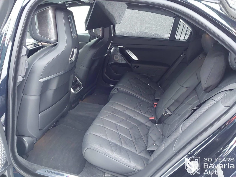 BMW i7 M70 xDrive , снимка 8 - Автомобили и джипове - 53287546