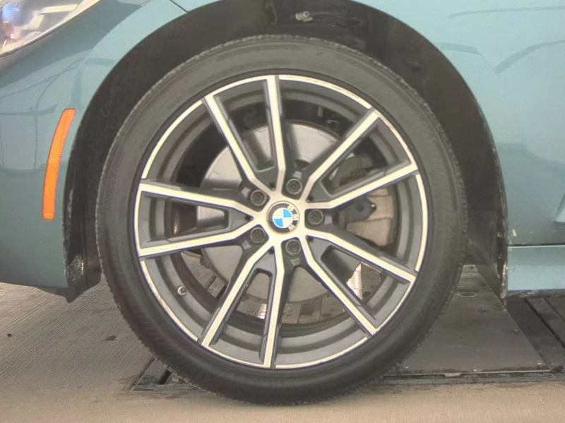 BMW 330 i xDrive, снимка 7 - Автомобили и джипове - 53492381