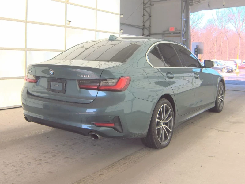 BMW 330 i xDrive, снимка 4 - Автомобили и джипове - 53492381