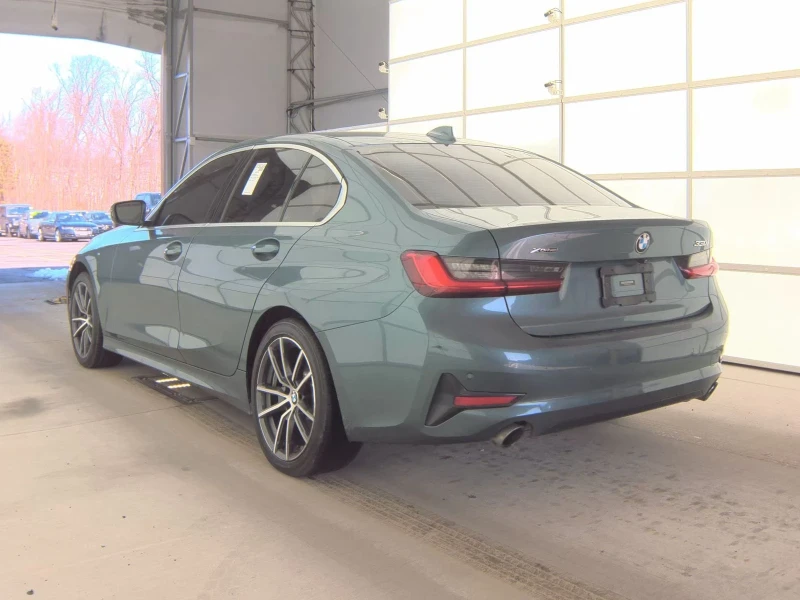 BMW 330 i xDrive, снимка 6 - Автомобили и джипове - 53492381