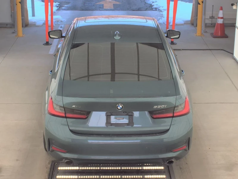 BMW 330 i xDrive, снимка 5 - Автомобили и джипове - 53492381