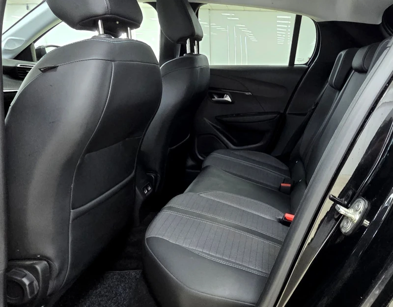 Peugeot 208 Allure/Virtual/Navi/Kamera, снимка 8 - Автомобили и джипове - 53499693