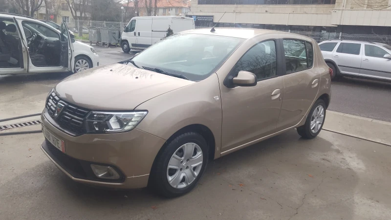 Dacia Sandero 1.0i-12м.2020г.