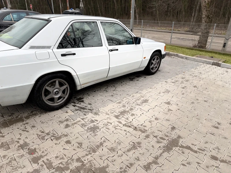 Mercedes-Benz 190, снимка 5 - Автомобили и джипове - 53526408