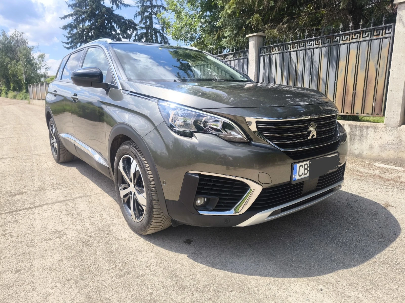 Peugeot 5008 1, 6   Blue HDI - Automatic 6+ 1 - изображение 2