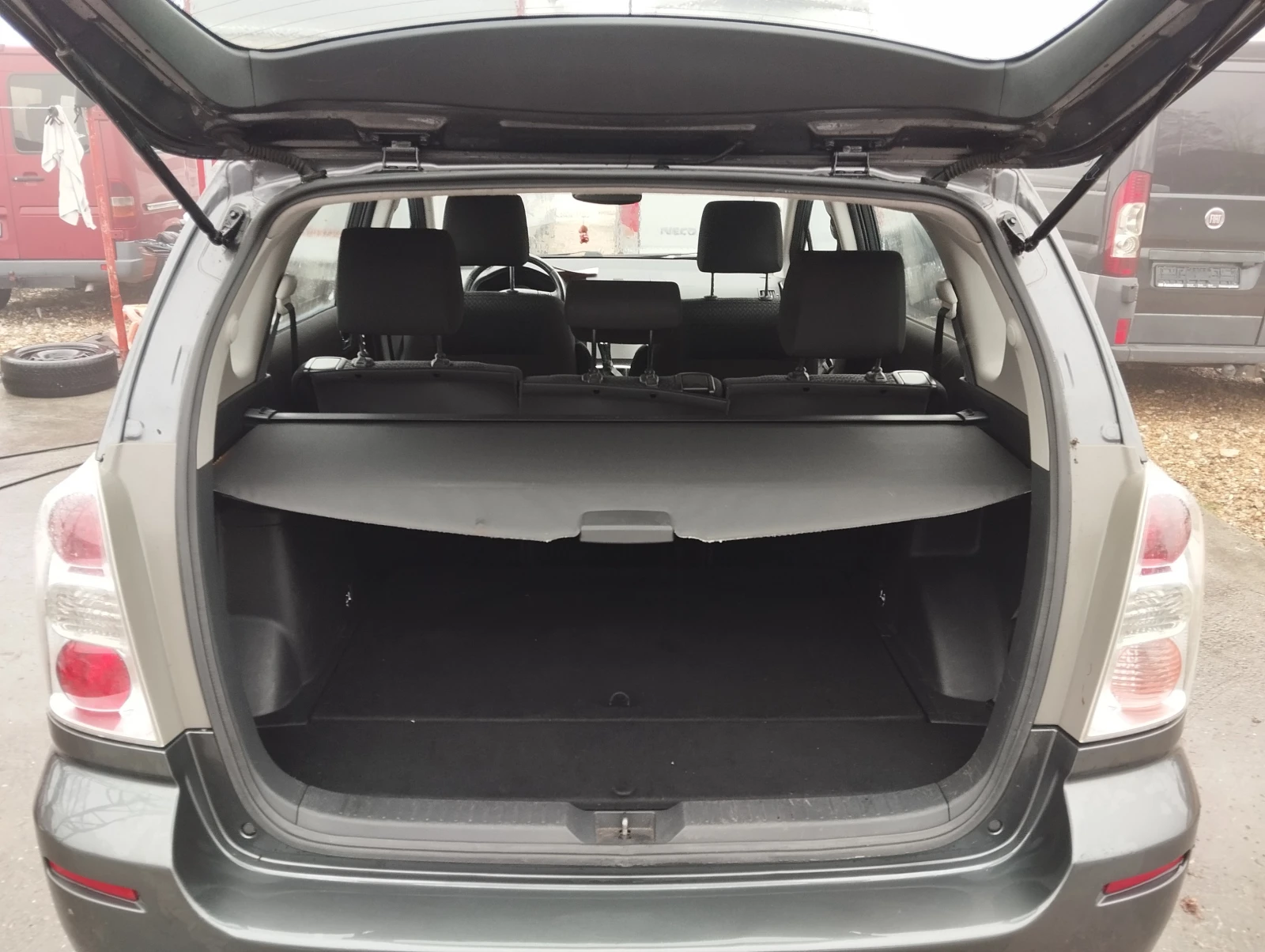 Toyota Corolla verso 2.2d4d Face Lift | Mobile.bg — изображение 11