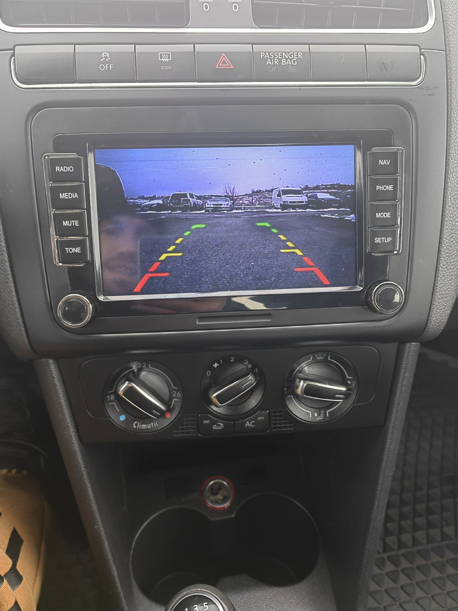 VW Polo 1.6 TDI 75 k.c. | Mobile.bg — изображение 11