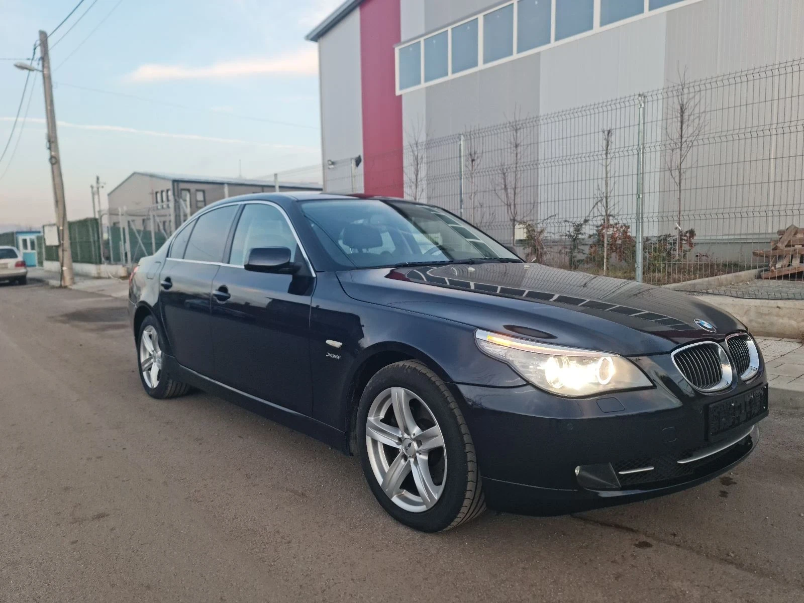 BMW 530 Седан X-DRIVE - изображение 8