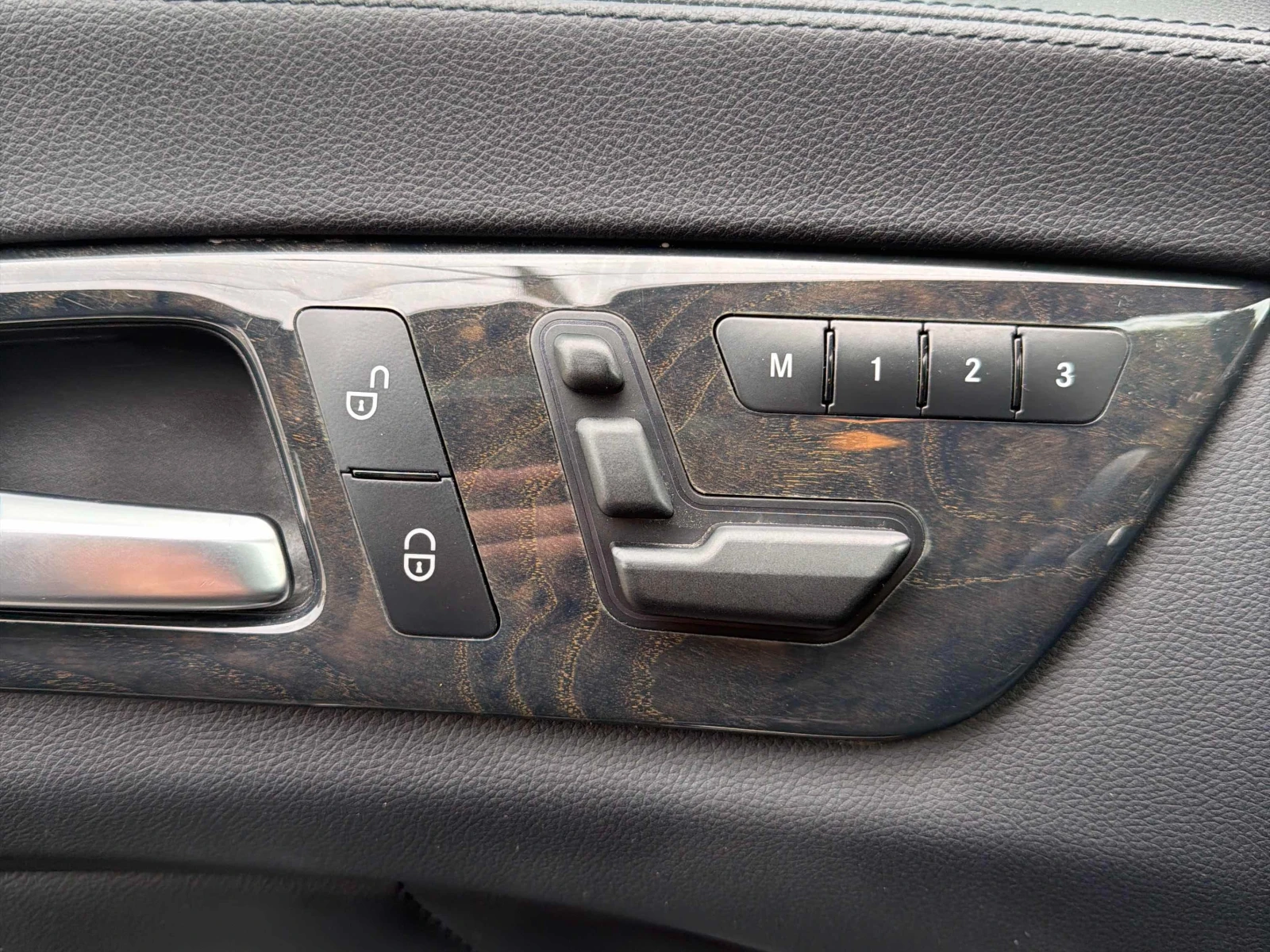 Mercedes-Benz CLS 500 4MATIC * * CARFAX * * АВТО КРЕДИТ * *  - изображение 10