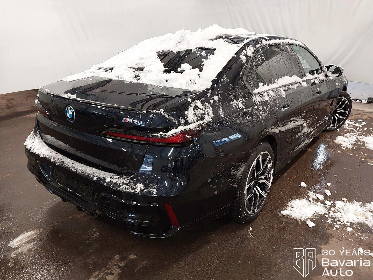 BMW i7 M70 xDrive  - изображение 3