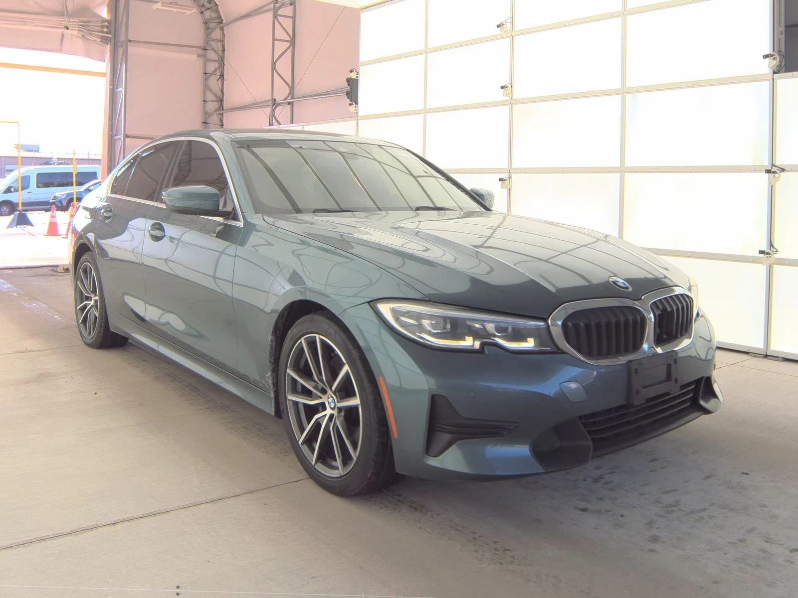 BMW 330 i xDrive - изображение 3