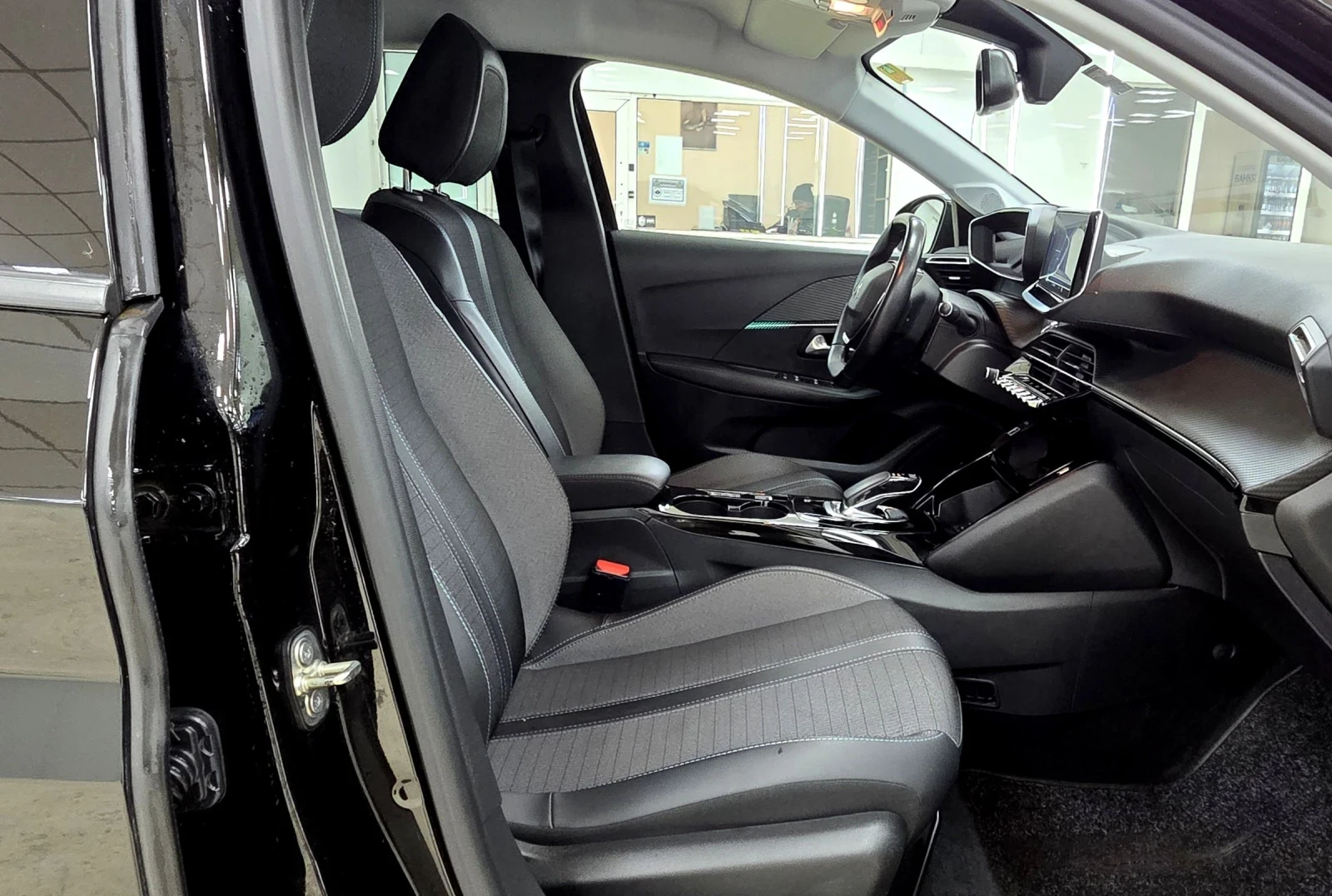 Peugeot 208 Allure/Virtual/Navi/Kamera - изображение 10