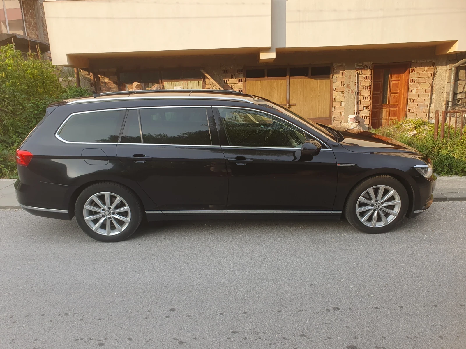 VW Passat B8 Variant, снимка 2 - Автомобили и джипове - 54247155