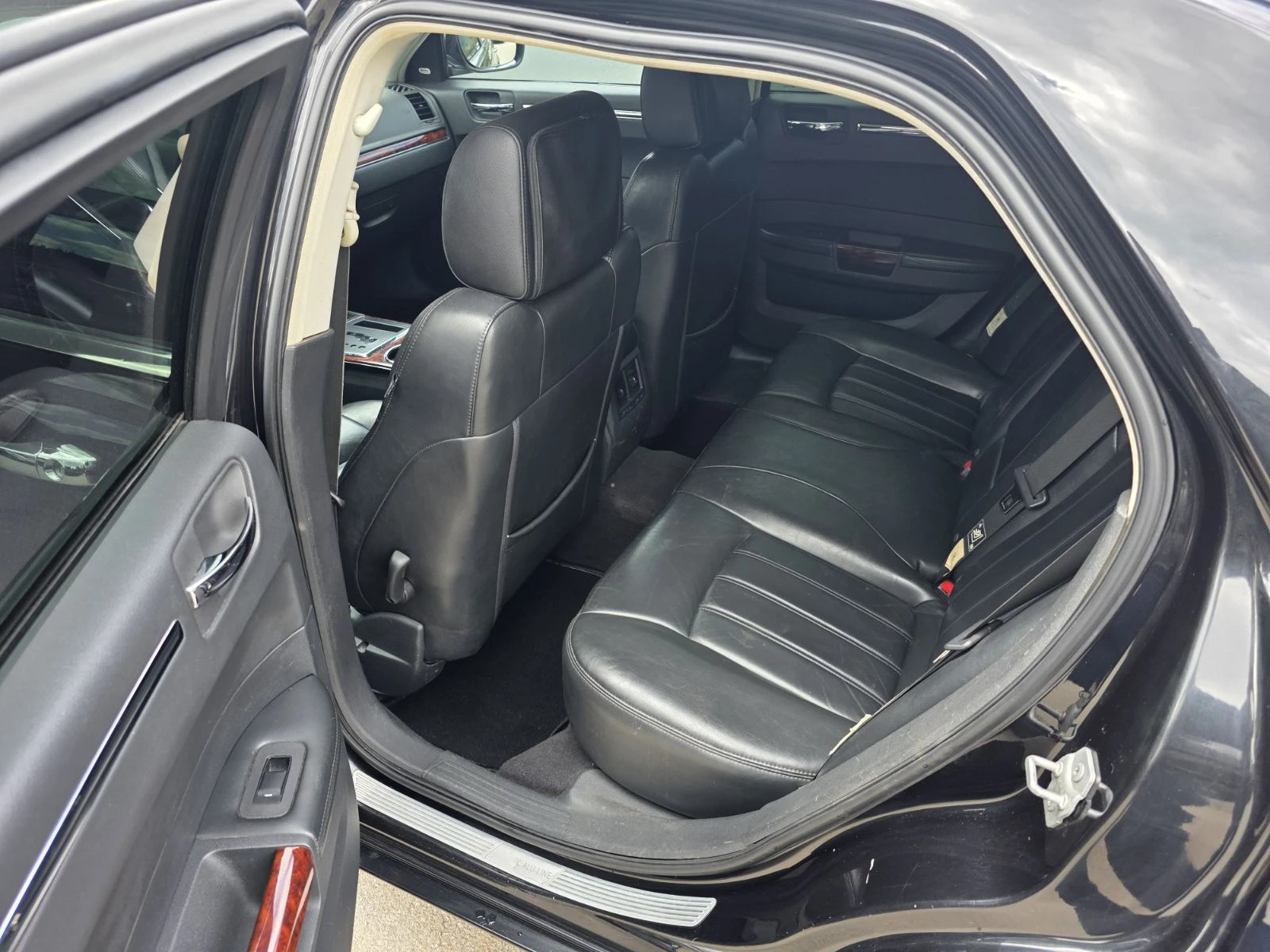 Chrysler 300c 3.5L V6 ГАЗОВА УРЕДБА, снимка 16 - Автомобили и джипове - 54295118