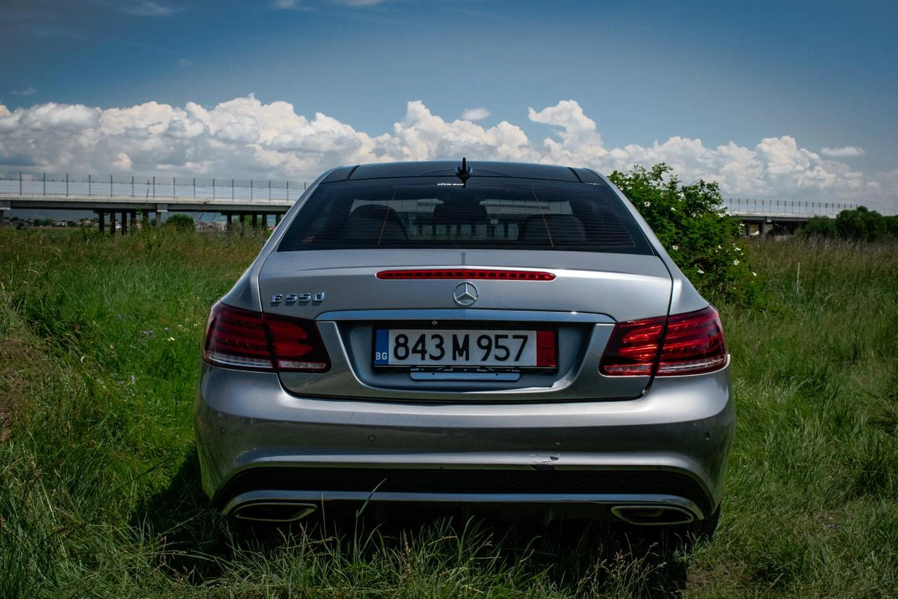 Mercedes-Benz E 500 1/1500 Designo & Leather Dash НАЛИЧНА В БЪЛГАРИЯ , снимка 8 - Автомобили и джипове - 54792526
