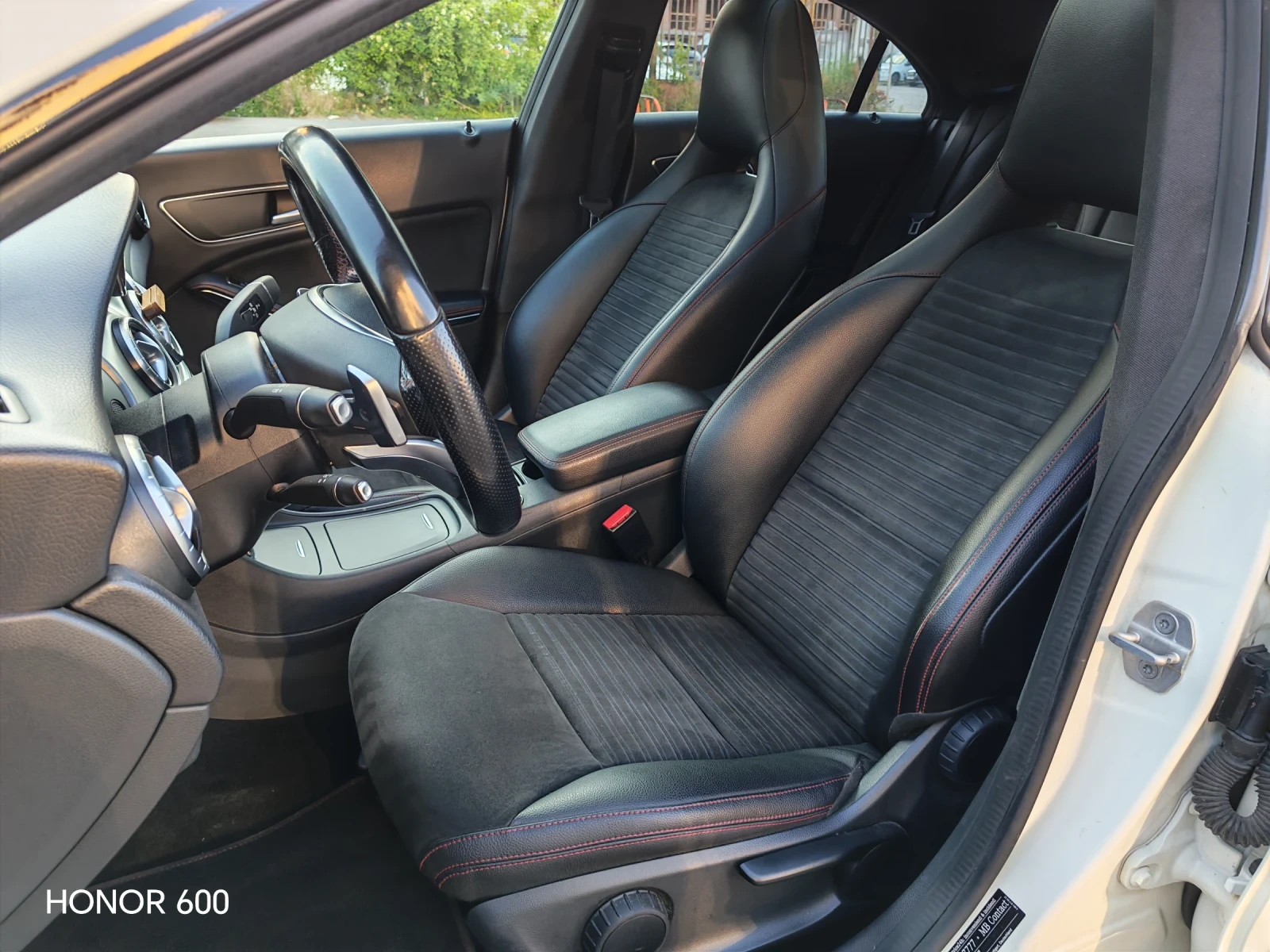 Mercedes-Benz CLA 220 AMG 4 MATIC, снимка 12 - Автомобили и джипове - 55106219