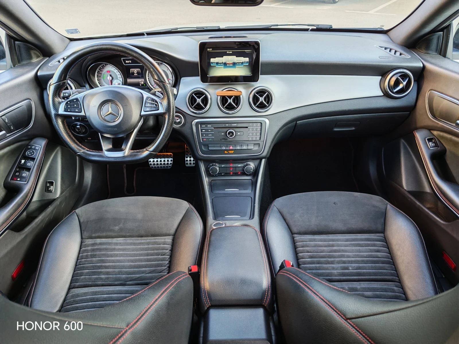 Mercedes-Benz CLA 220 AMG 4 MATIC, снимка 10 - Автомобили и джипове - 55106219