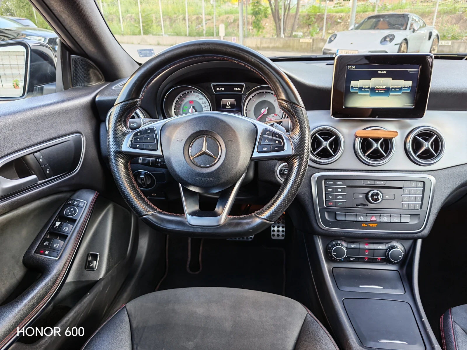 Mercedes-Benz CLA 220 AMG 4 MATIC, снимка 11 - Автомобили и джипове - 55106219